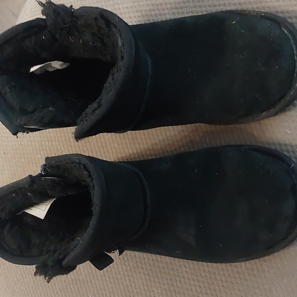 Kids Koolaburra by Ugg black boots size 2 - Picture 1 of 5